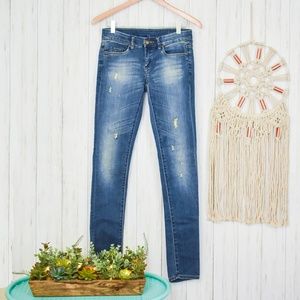 New Blank NYC Distressed Skinny Jeans K10